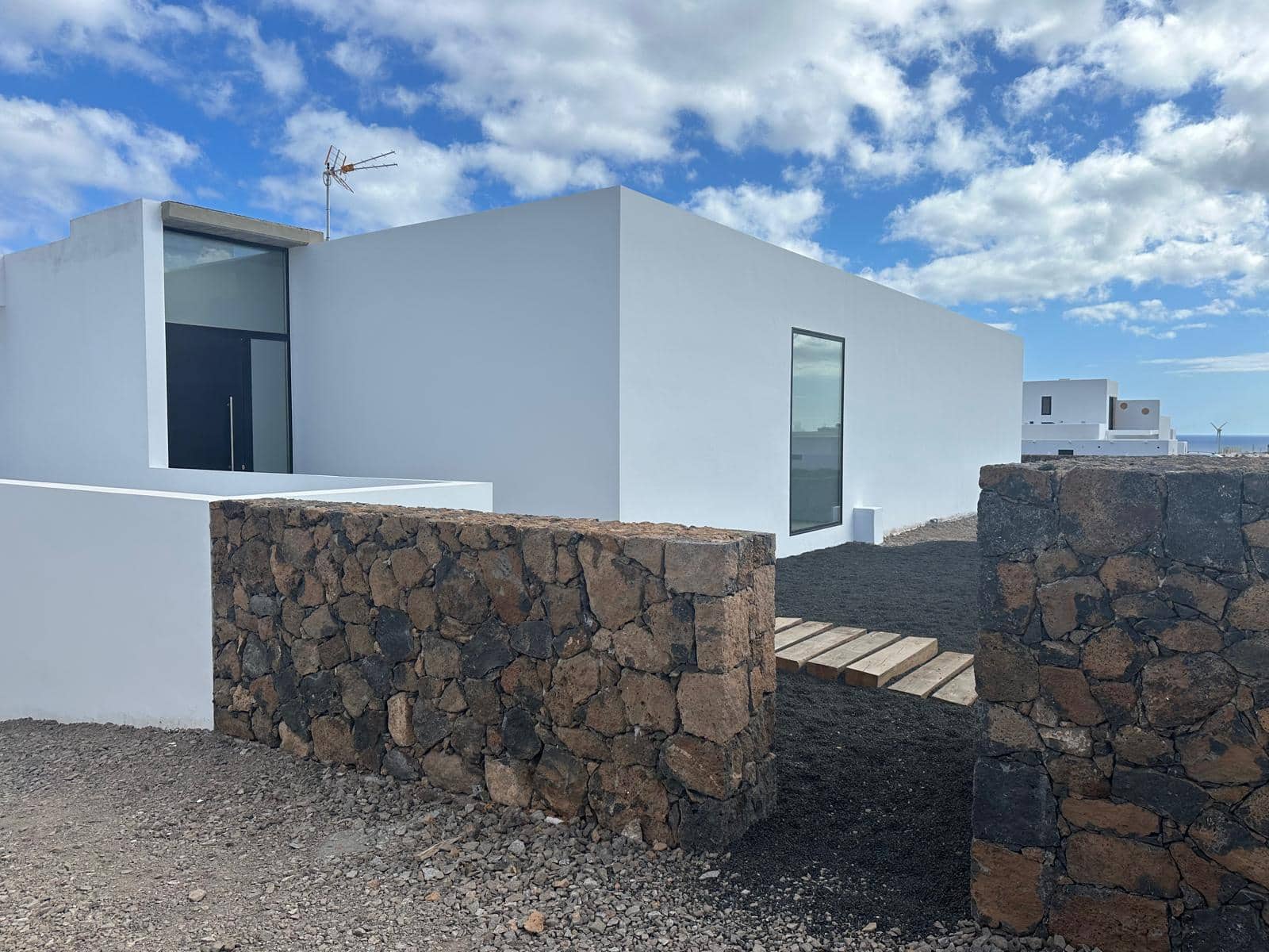4 soveværelse Villa til salg i Costa Teguise med garage - € 875.000 (Ref: 9345476)