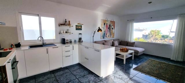 2 bedroom Apartment for sale in Charco del Palo, Haría with garage - € 475,000 (Ref: 9653161)