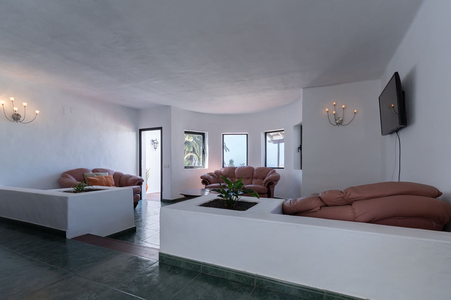 5 soverom Villa til salgs i Nazaret med svømmebasseng garasje - € 595 000 (Ref: 9861171)