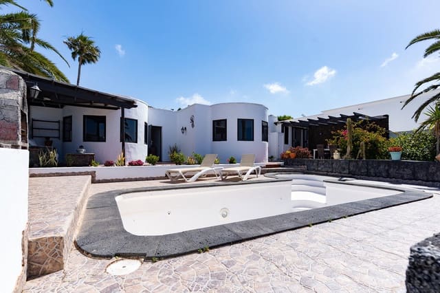 5 soverom Villa til salgs i Nazaret, Teguise med svømmebasseng garasje - € 595 000 (Ref: 9861171)
