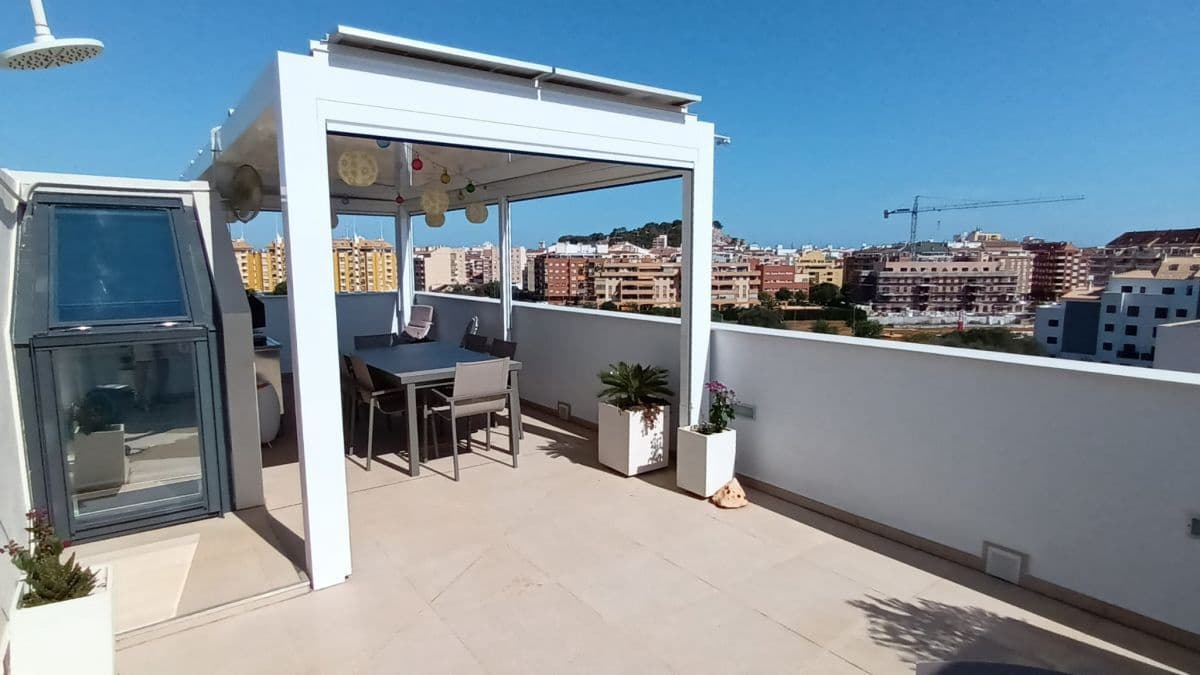 4 sovrum Takvåning till salu i Denia med pool - 455 000 € (Ref: 9325828)