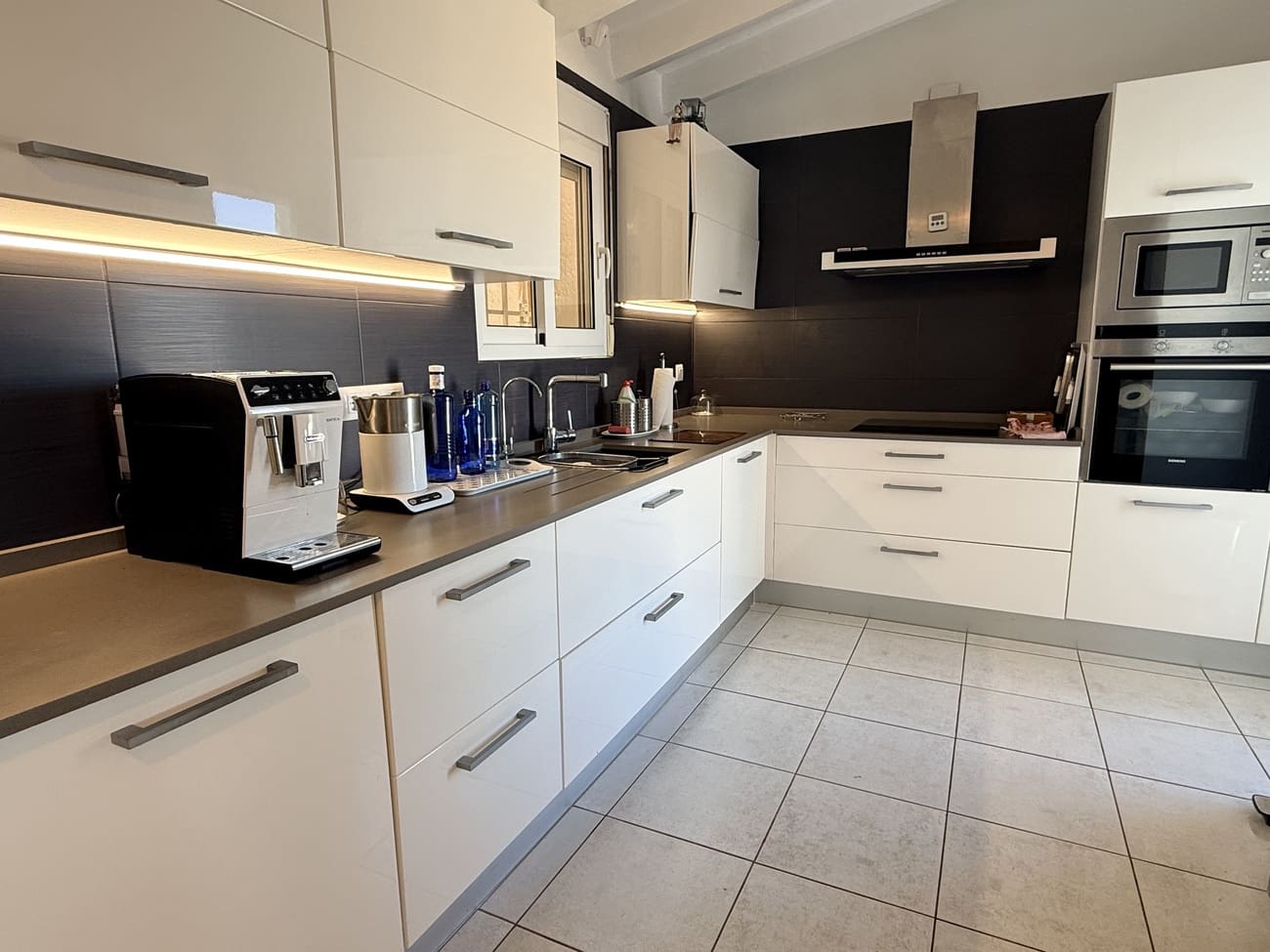 4 sypialnia Willa na sprzedaż w Monte Pego z basenem garażem - 560 000 € (Ref: 9932103)