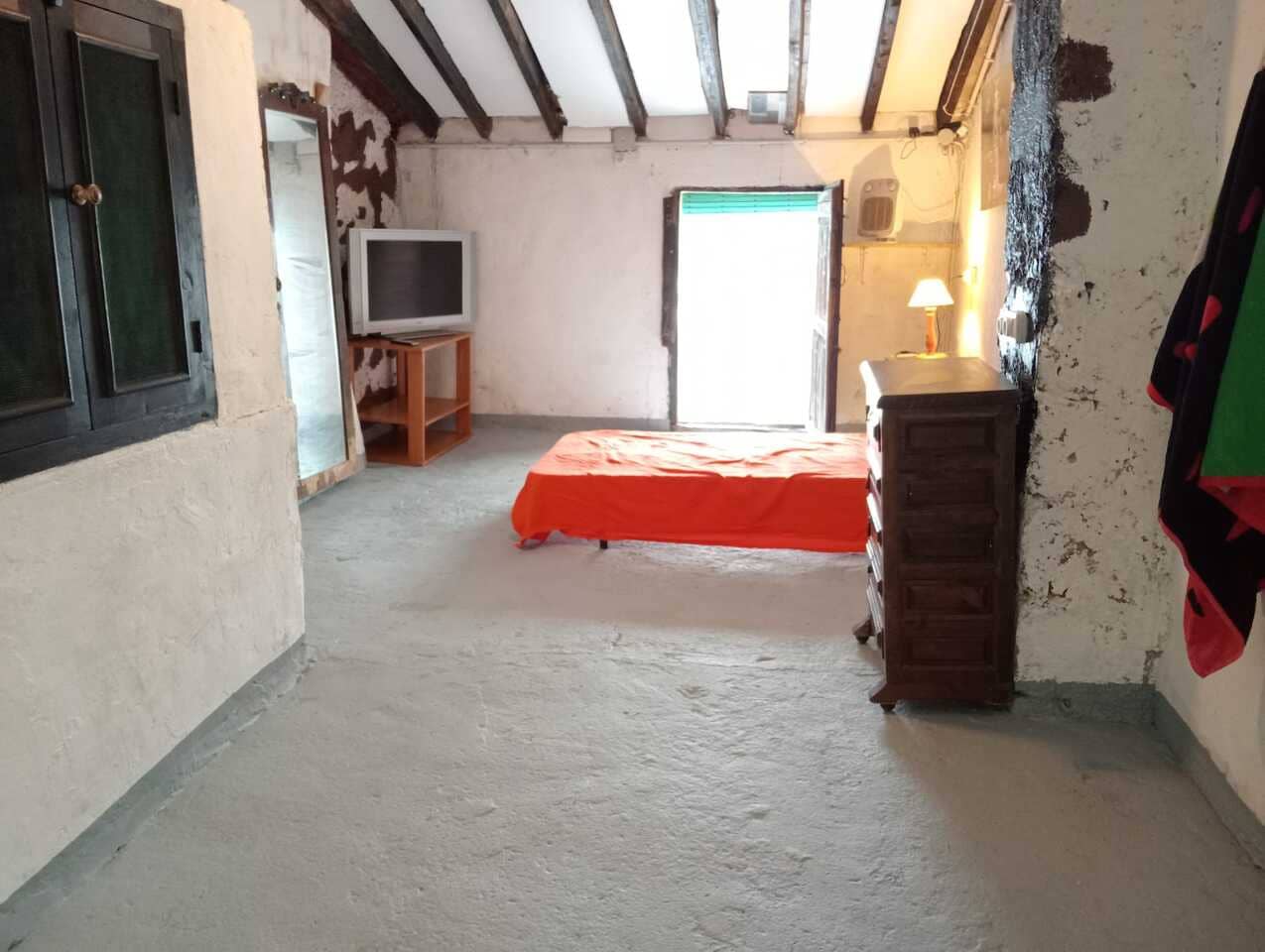 4 bedroom Townhouse for sale in Castell de Castells - € 85,000 (Ref: 9932105)