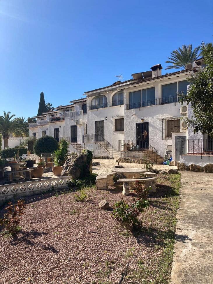 2 sovrum Hus till salu i Moraira med pool - 349 000 € (Ref: 9932107)