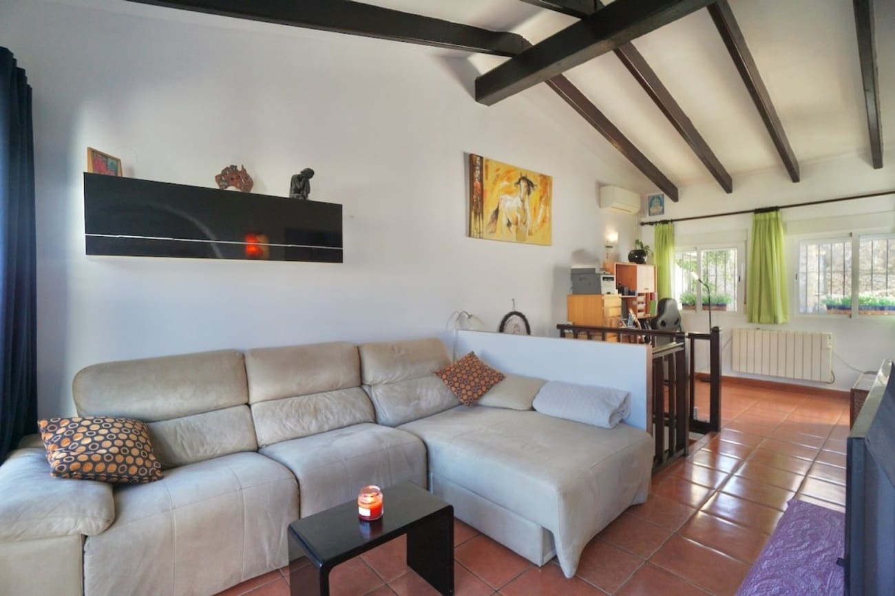2 sovrum Hus till salu i Moraira med pool - 349 000 € (Ref: 9932107)