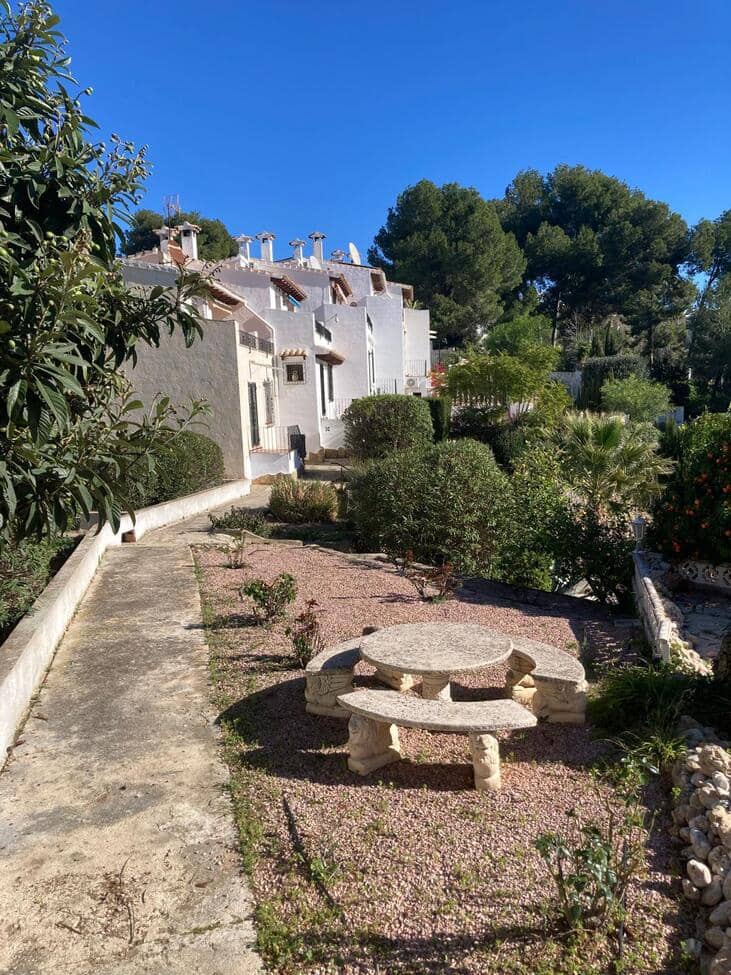 2 sovrum Hus till salu i Moraira med pool - 349 000 € (Ref: 9932107)