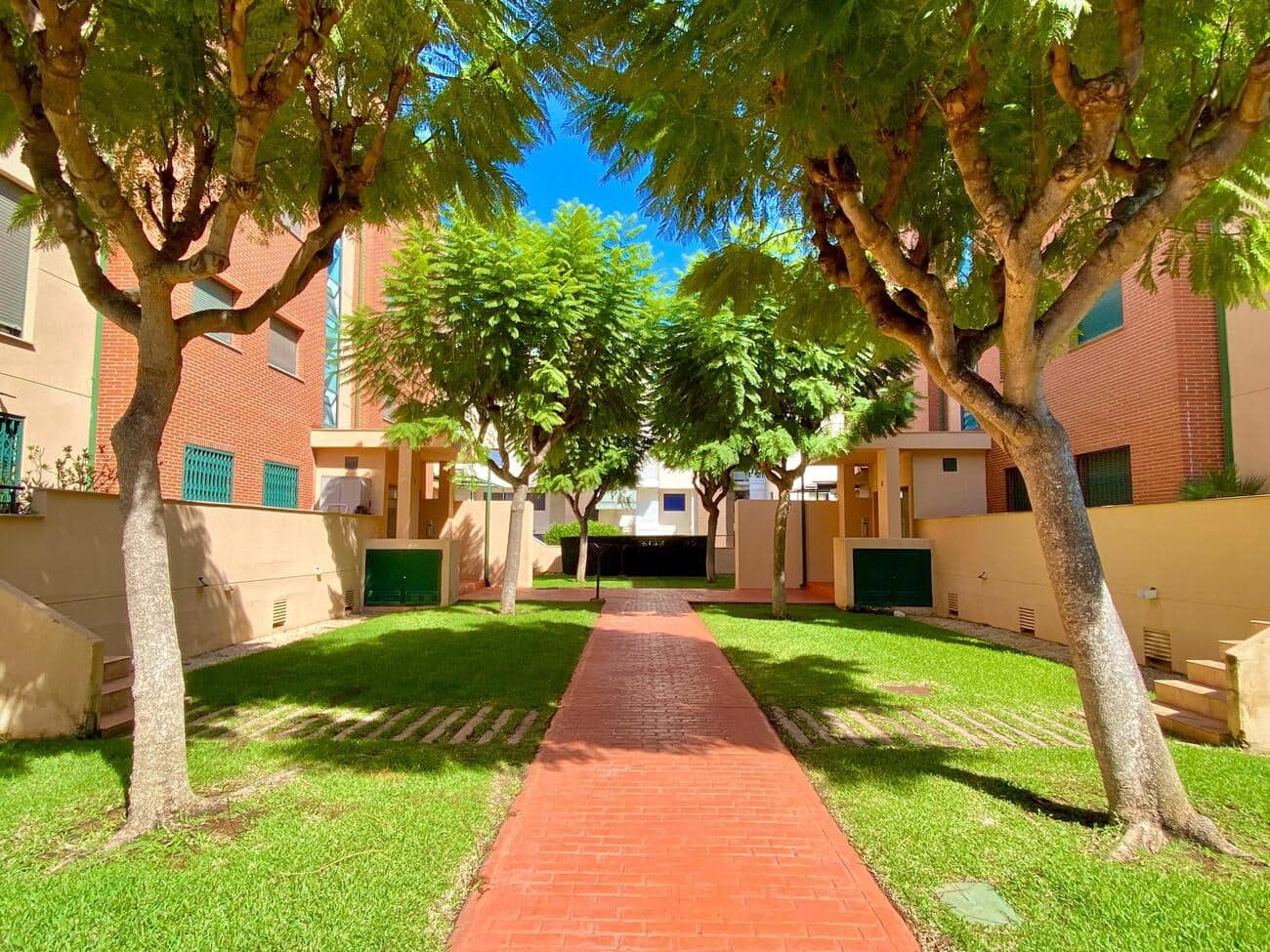 2 slaapkamer Appartement te koop in Denia met zwembad garage - € 449.500 (Ref: 9980227)