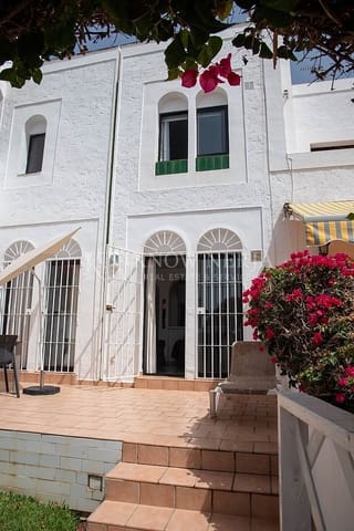 3 sovrum Villa till salu i Centro, Nerja med pool - 390 000 € (Ref: 9207210)