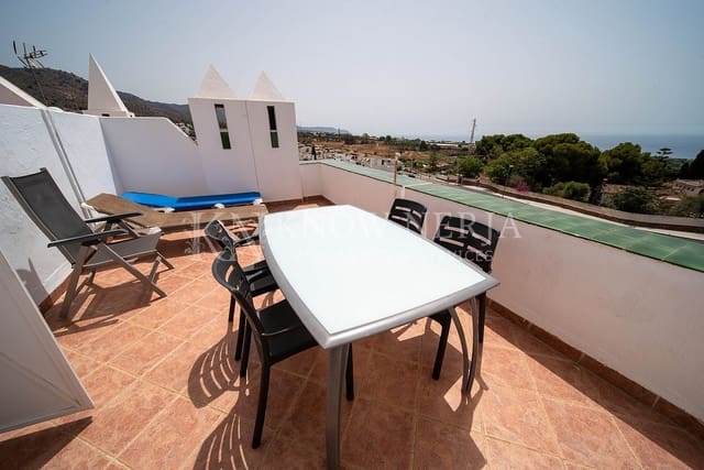 3 sovrum Villa till salu i Centro, Nerja med pool - 390 000 € (Ref: 9207210)