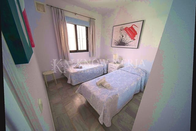 3 sovrum Villa till salu i Centro, Nerja med pool - 390 000 € (Ref: 9207210)