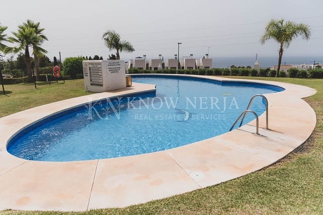 3 sovrum Villa till salu i Centro, Nerja med pool - 390 000 € (Ref: 9207210)
