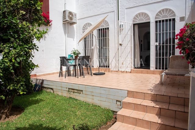 3 sovrum Villa till salu i Centro, Nerja med pool - 390 000 € (Ref: 9207210)