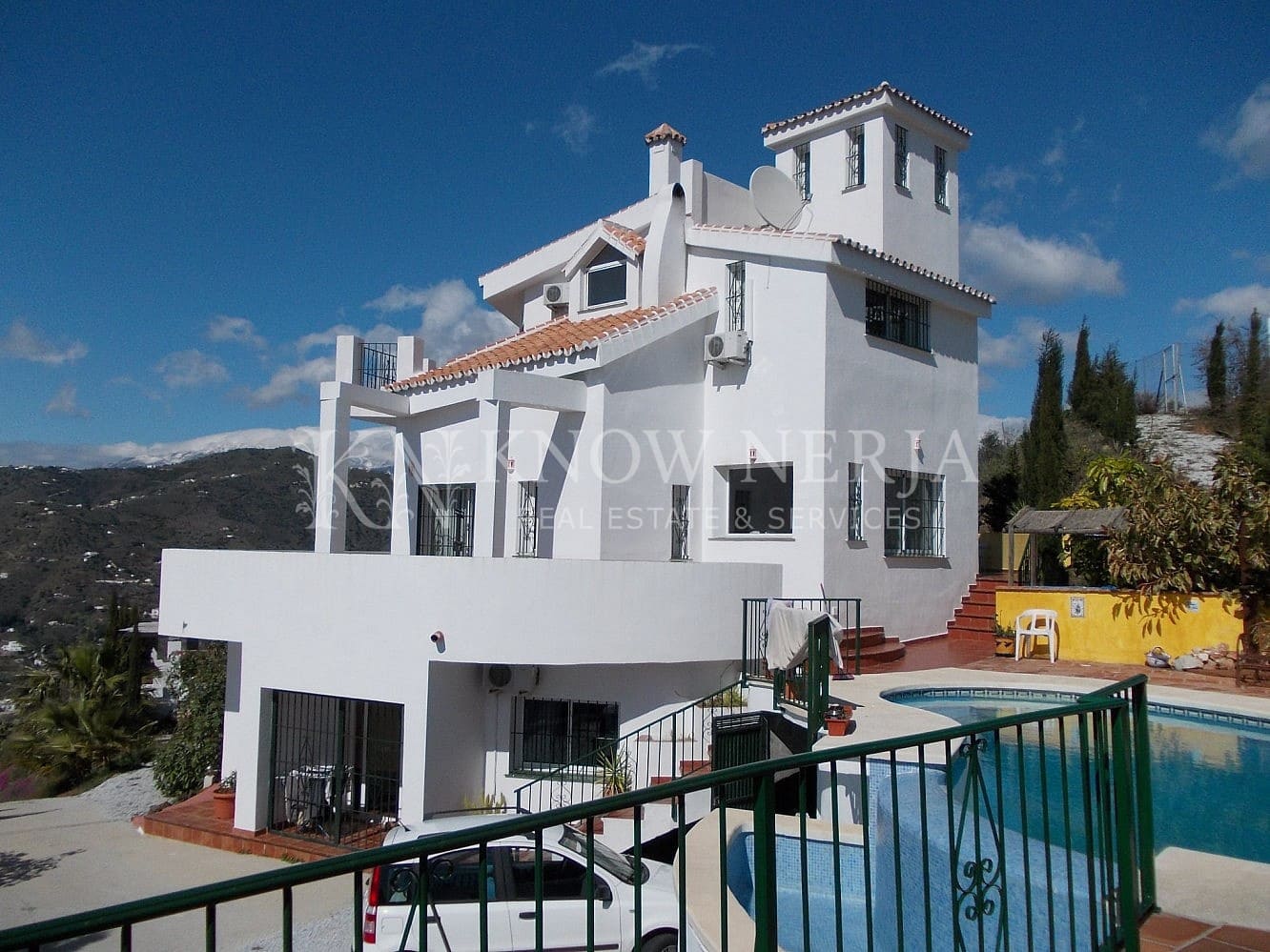 4 sovrum Villa till salu i Torrox med pool - 850 000 € (Ref: 9379872)