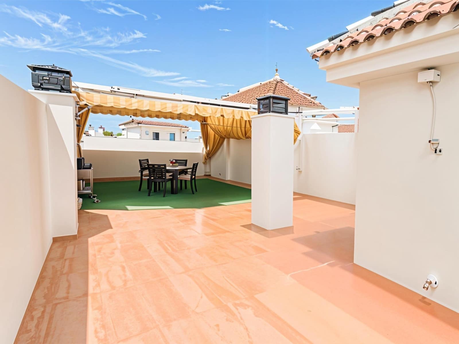 3 bedroom Penthouse for sale in Almonte with pool - € 229,900 (Ref: 9194675)