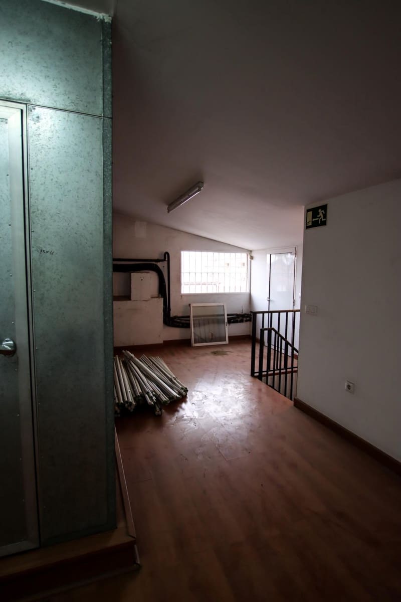 Erhverv til salg i Puebla de la Calzada - € 350.000 (Ref: 9194676)