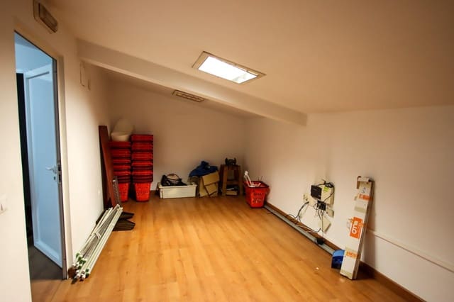 Commercial for sale in Puebla de la Calzada - € 350,000 (Ref: 9194676)