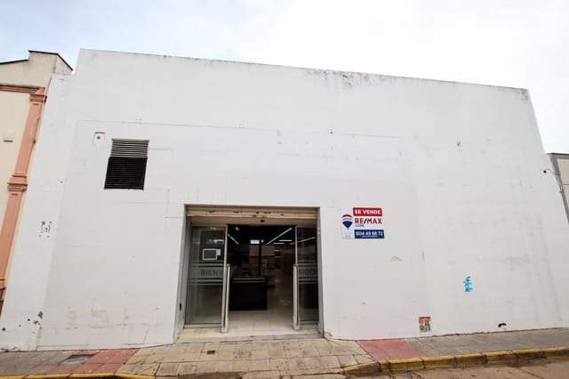 Commercial for sale in Puebla de la Calzada - € 350,000 (Ref: 9194676)