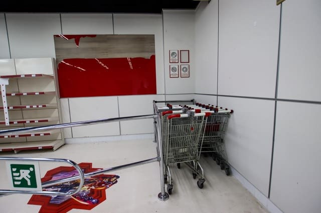 Commercial for sale in Puebla de la Calzada - € 350,000 (Ref: 9194676)