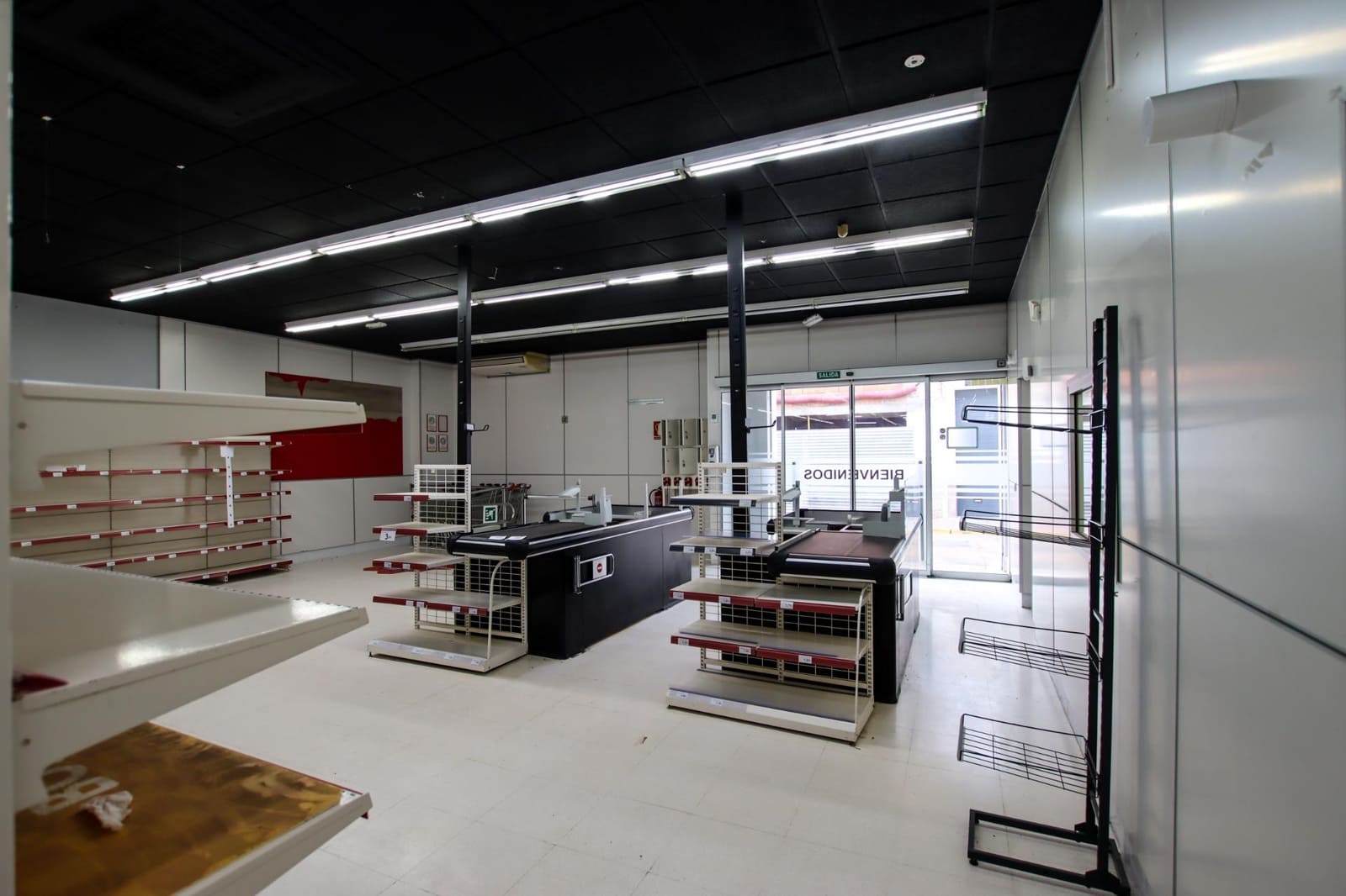 Erhverv til salg i Puebla de la Calzada - € 350.000 (Ref: 9194676)