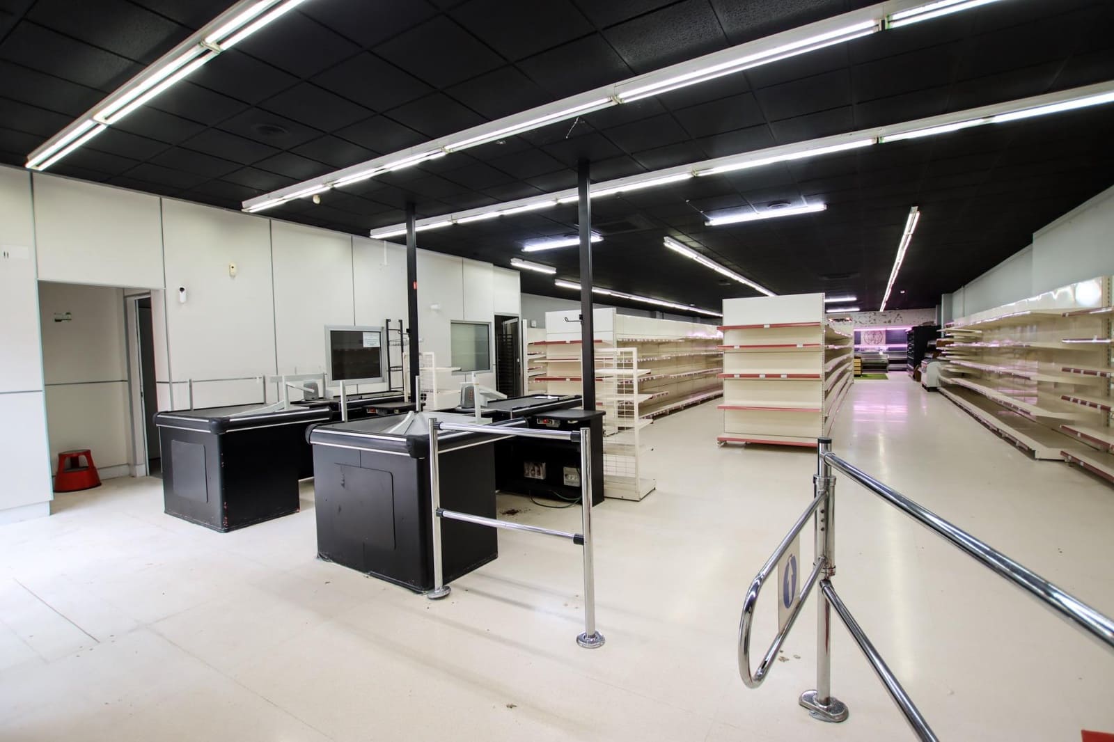 Erhverv til salg i Puebla de la Calzada - € 350.000 (Ref: 9194676)