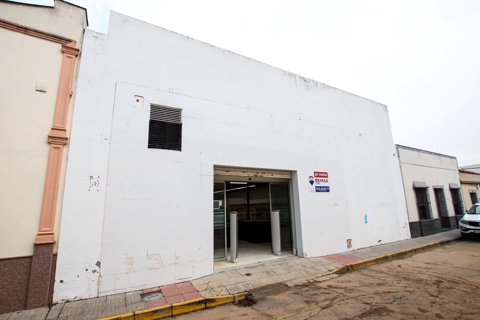 Erhverv til salg i Puebla de la Calzada - € 350.000 (Ref: 9194676)