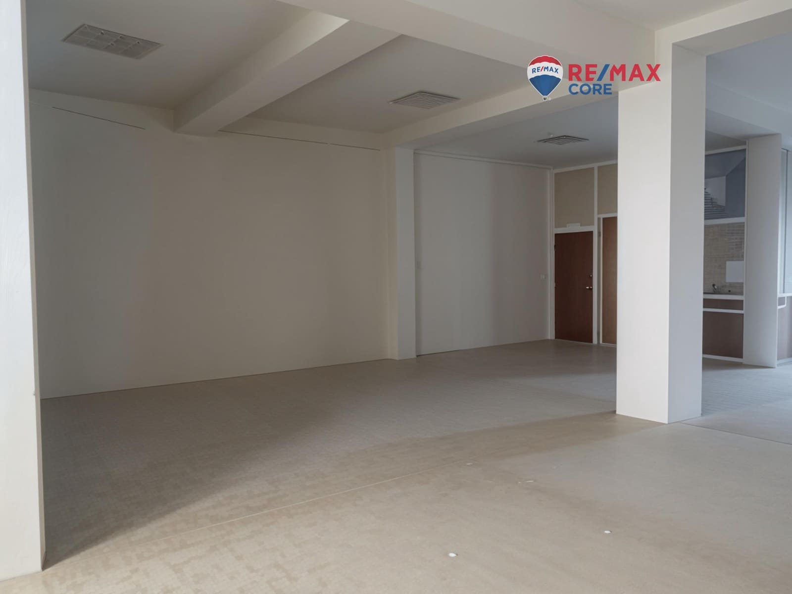 Erhverv til salg i Badajoz by - € 439.000 (Ref: 9194678)