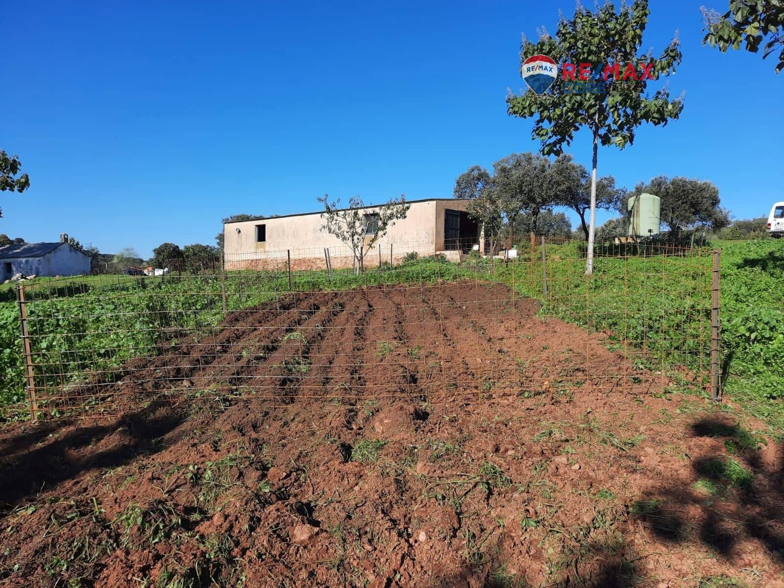 Grunde uden byggetilladelser til salg i Alburquerque - € 245.000 (Ref: 9194684)