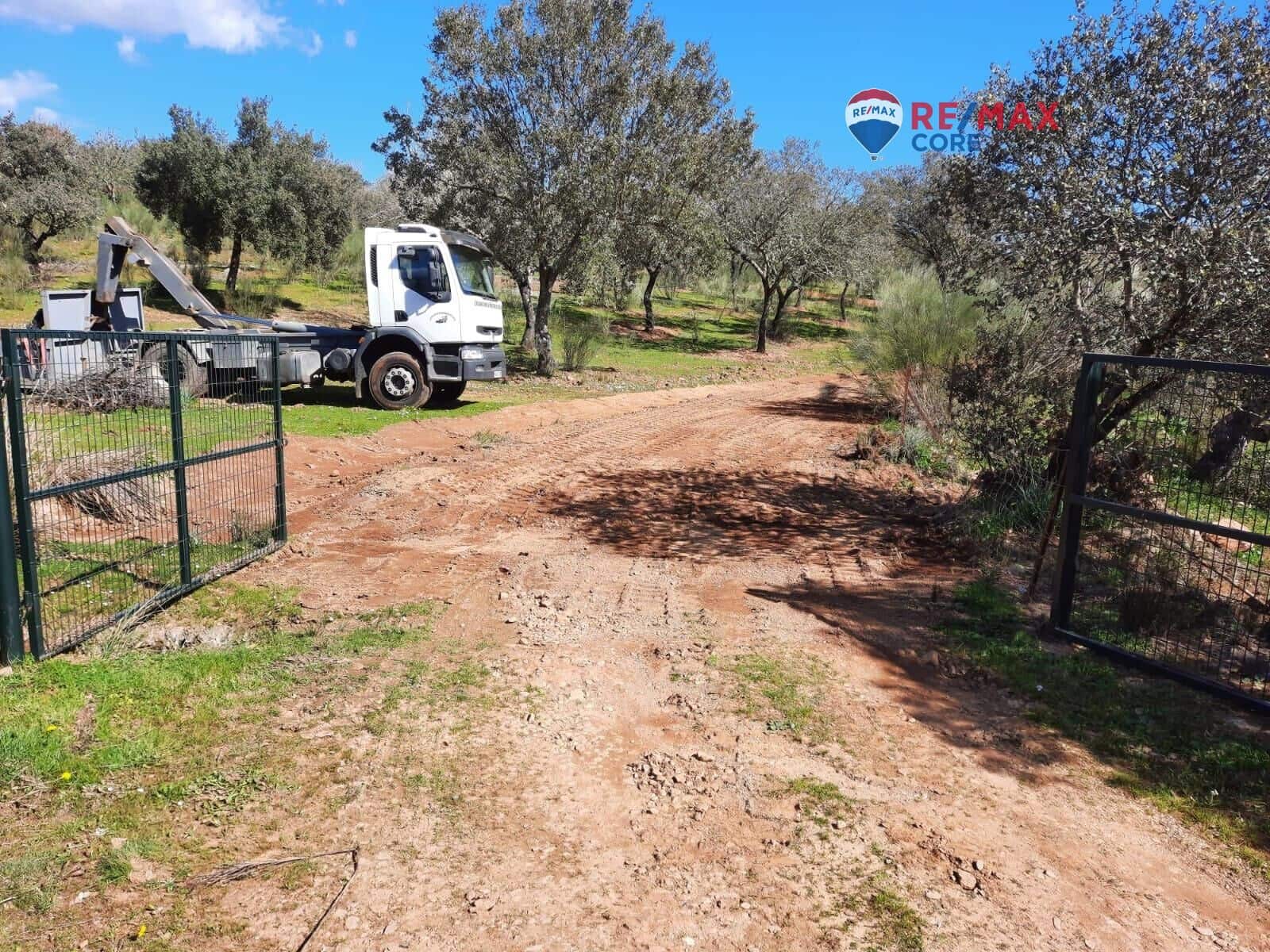 Grunde uden byggetilladelser til salg i Alburquerque - € 245.000 (Ref: 9194684)