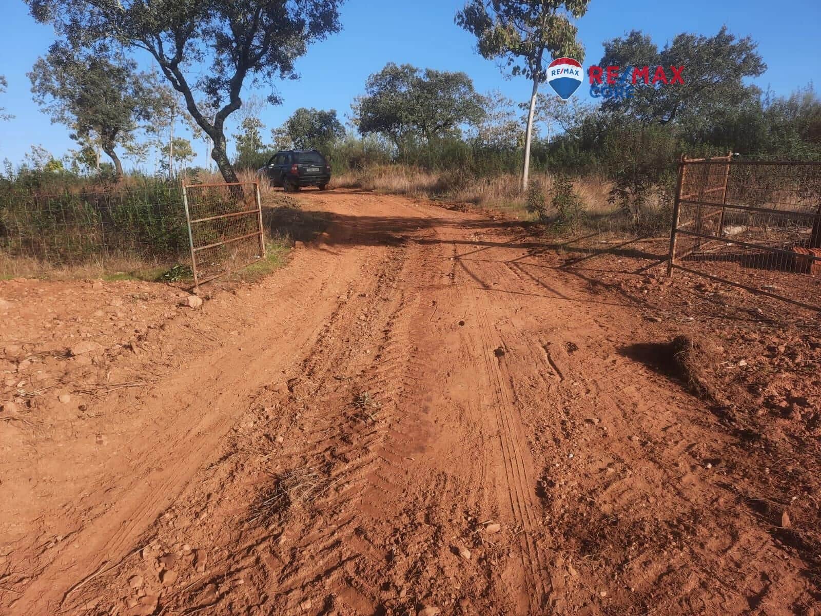 Grunde uden byggetilladelser til salg i Alburquerque - € 245.000 (Ref: 9194684)