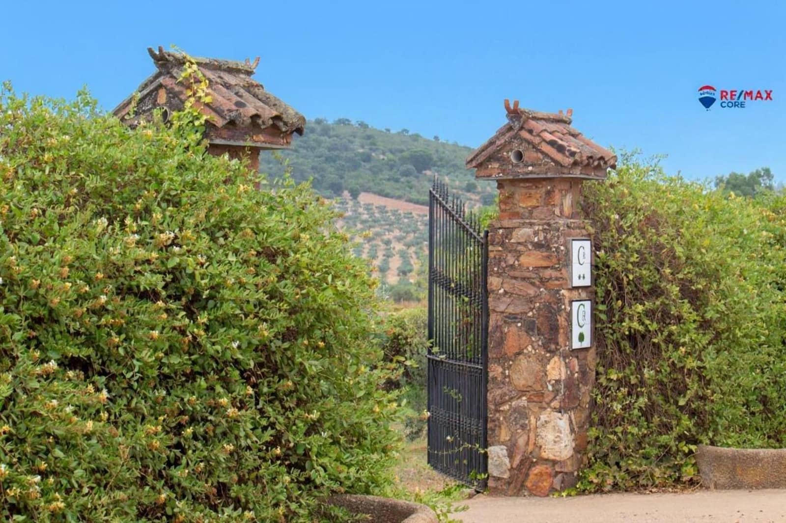 4 soveværelse Finca/Landehus til salg i Puebla de Obando med swimmingpool - € 295.000 (Ref: 9194687)