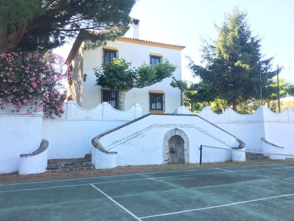 6 soveværelse Finca/Landehus til salg i Plasencia med swimmingpool garage - € 1.350.000 (Ref: 9194688)