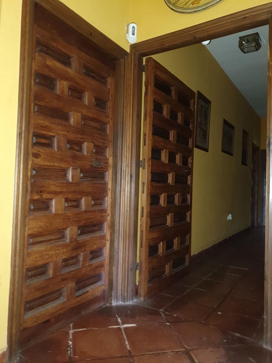 6 soveværelse Finca/Landehus til salg i Plasencia med swimmingpool garage - € 1.350.000 (Ref: 9194688)