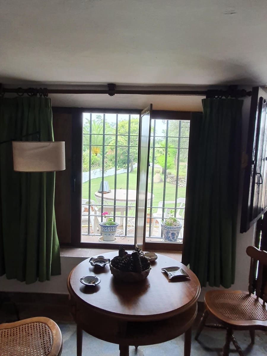 6 soveværelse Finca/Landehus til salg i Plasencia med swimmingpool garage - € 1.350.000 (Ref: 9194688)