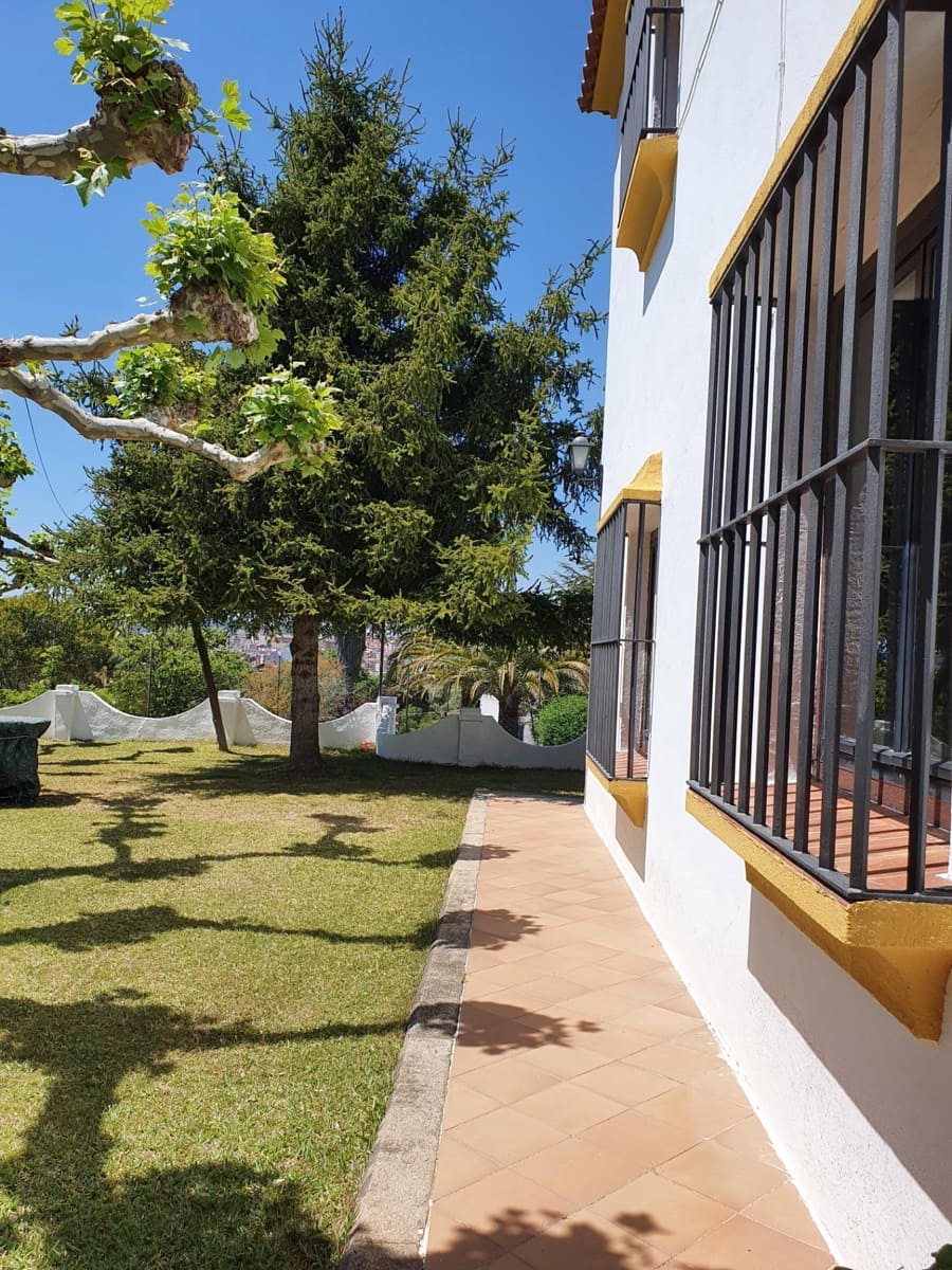 6 soveværelse Finca/Landehus til salg i Plasencia med swimmingpool garage - € 1.350.000 (Ref: 9194688)