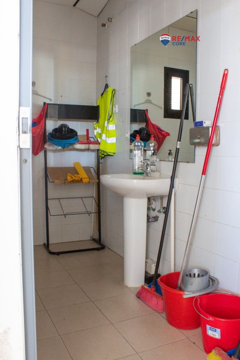 Virksomhed til salg i Badajoz by - € 675.000 (Ref: 9197728)