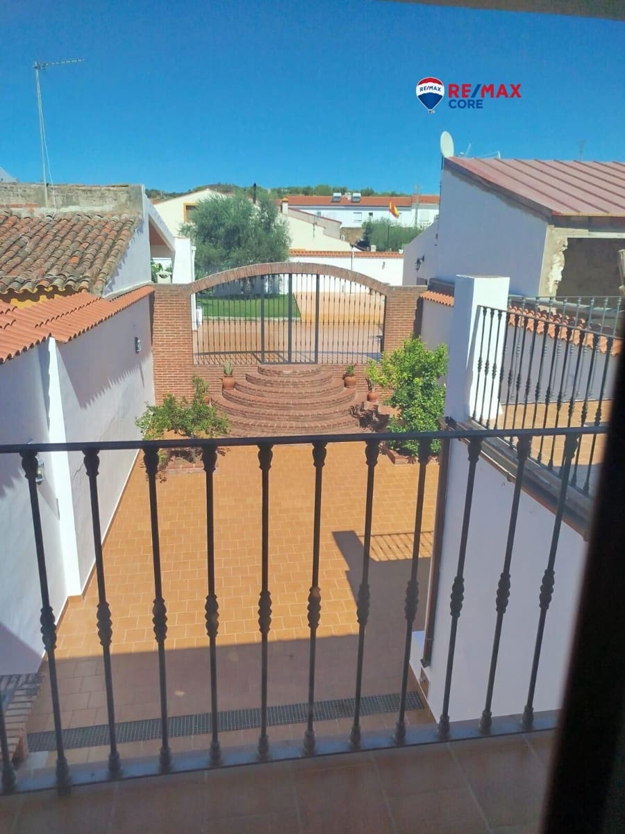 5 soveværelse Lejlighed til salg i Villar del Rey med swimmingpool garage - € 360.000 (Ref: 9243416)