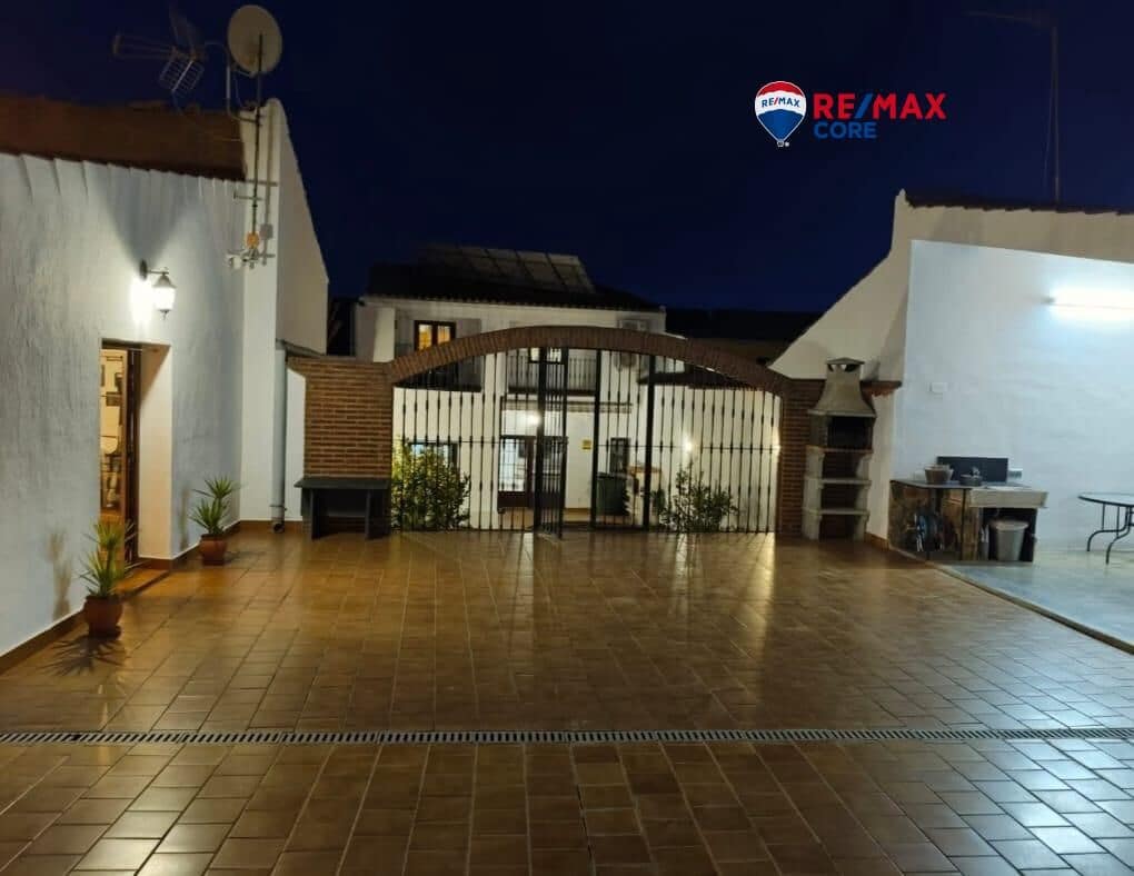 5 soveværelse Lejlighed til salg i Villar del Rey med swimmingpool garage - € 360.000 (Ref: 9243416)