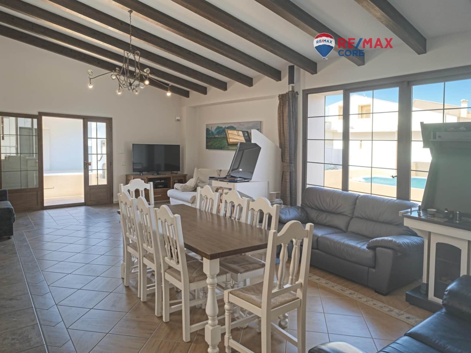 5 soveværelse Lejlighed til salg i Villar del Rey med swimmingpool garage - € 360.000 (Ref: 9243416)