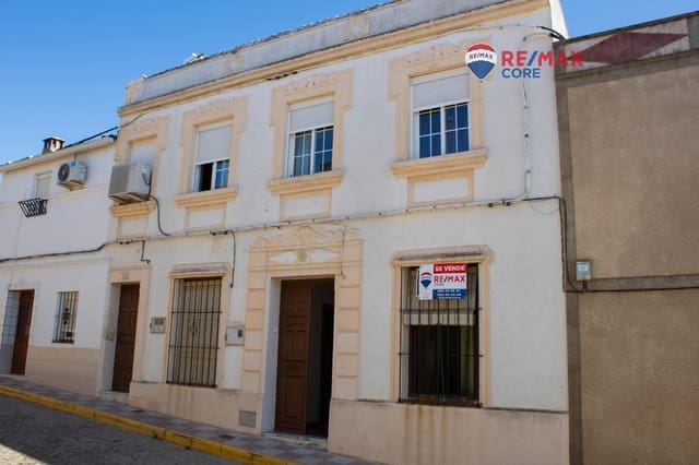 6 bedroom Townhouse for sale in Villar del Rey with garage - € 130,000 (Ref: 9303533)