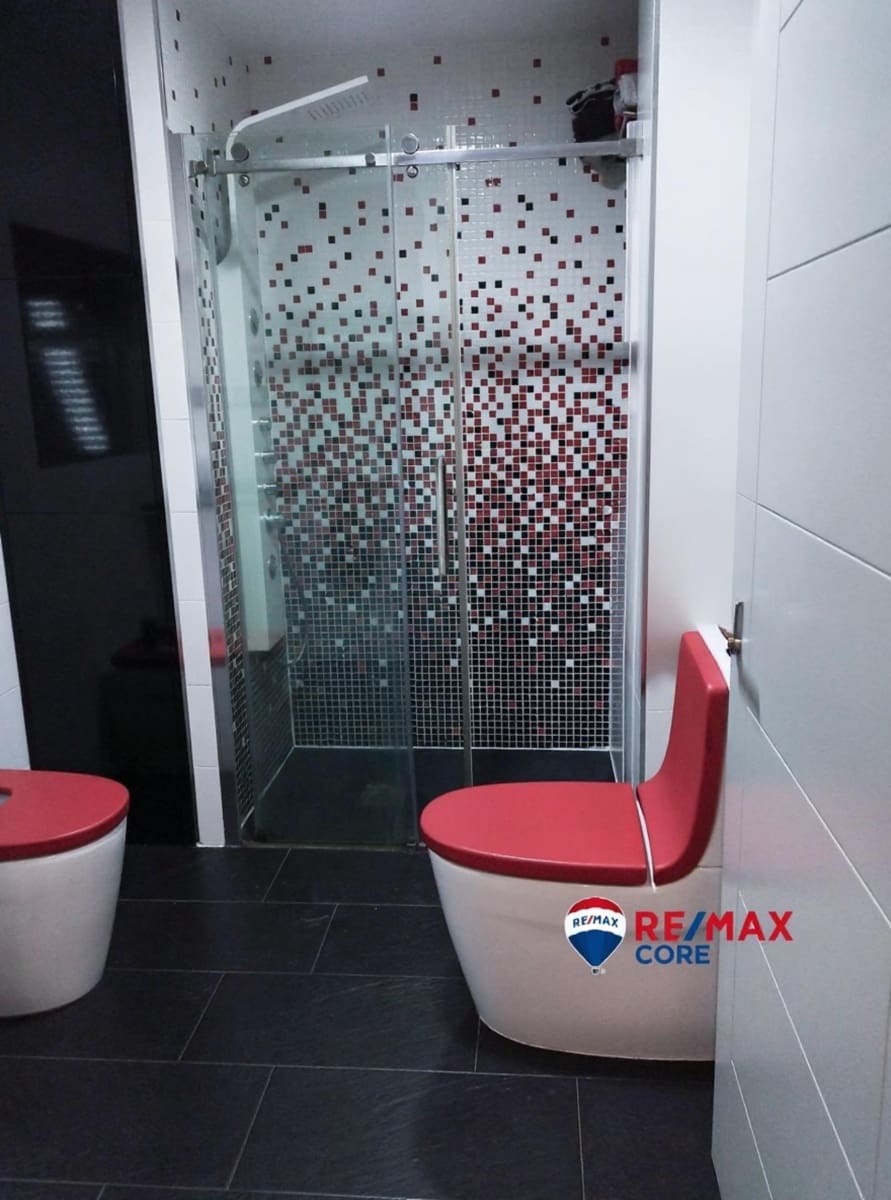 2 slaapkamer Flat te koop in Badajoz stad met garage - € 181.800 (Ref: 9317853)