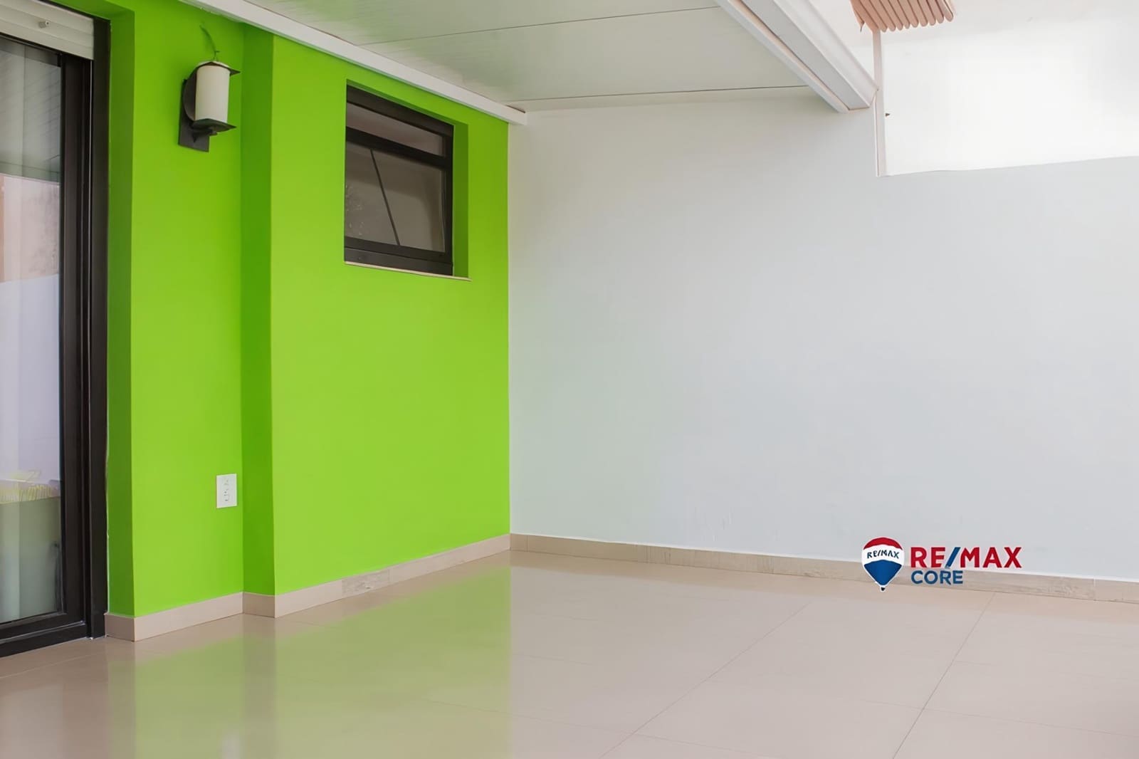 2 slaapkamer Flat te koop in Badajoz stad met garage - € 181.800 (Ref: 9317853)