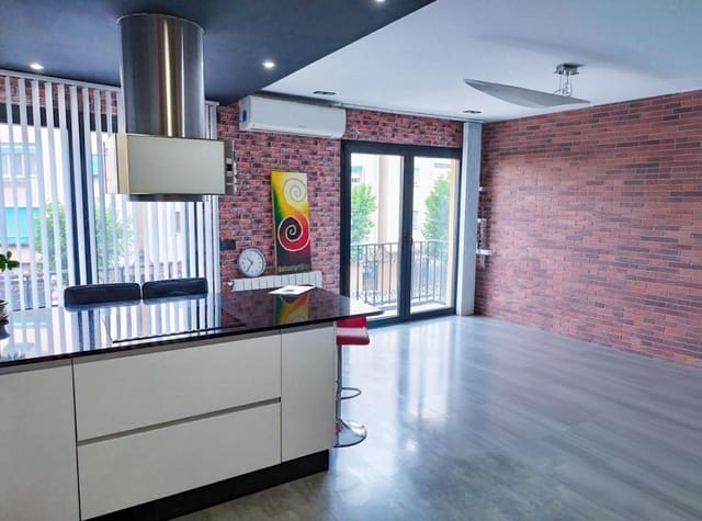 2 sovrum Lägenhet till salu i Badajoz stad med garage - 181 800 € (Ref: 9317853)