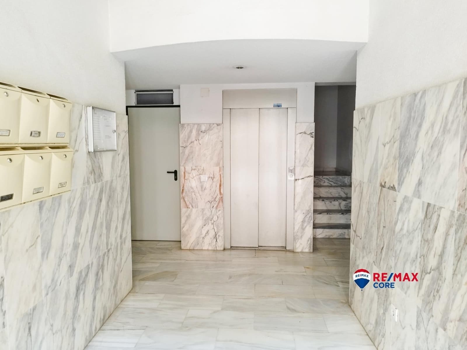 2 slaapkamer Flat te koop in Badajoz stad met garage - € 181.800 (Ref: 9317853)