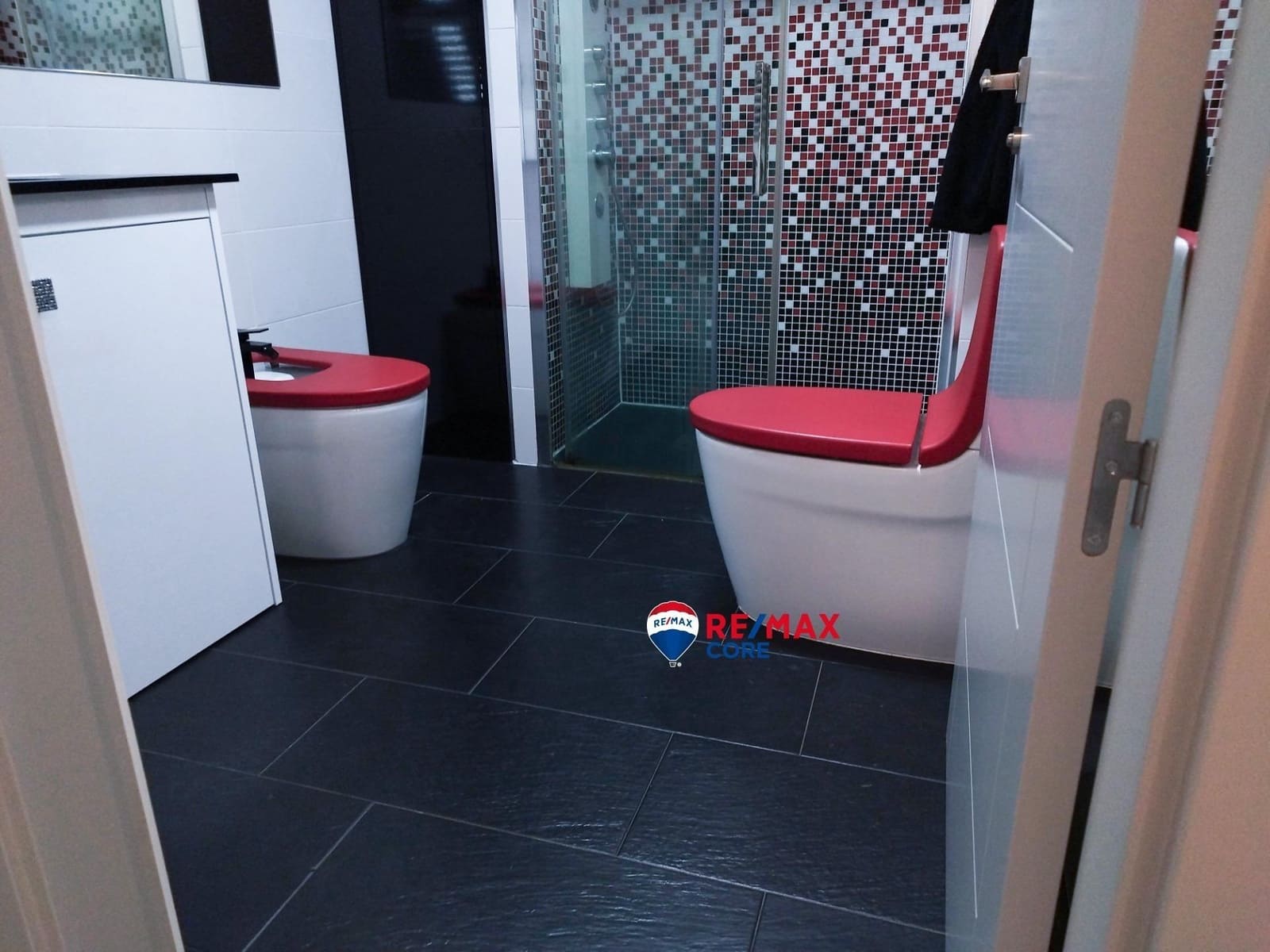 2 slaapkamer Flat te koop in Badajoz stad met garage - € 181.800 (Ref: 9317853)