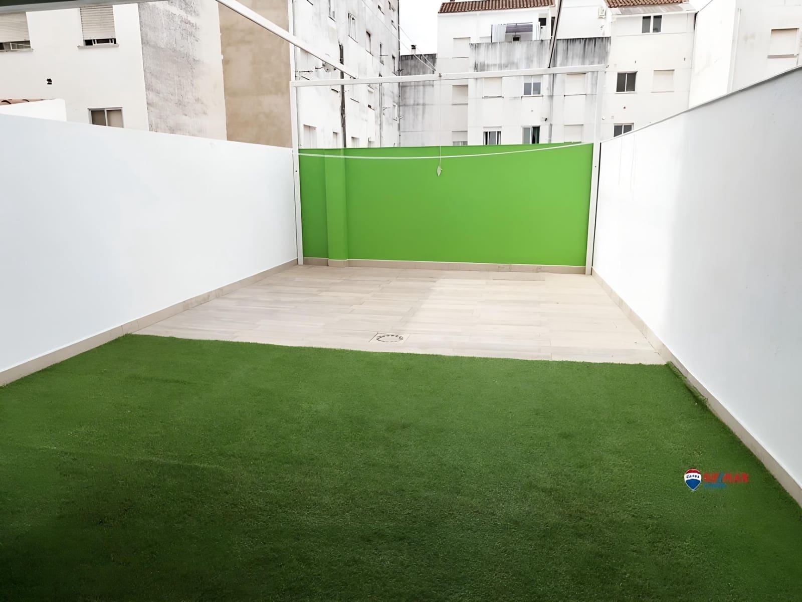 2 slaapkamer Flat te koop in Badajoz stad met garage - € 181.800 (Ref: 9317853)