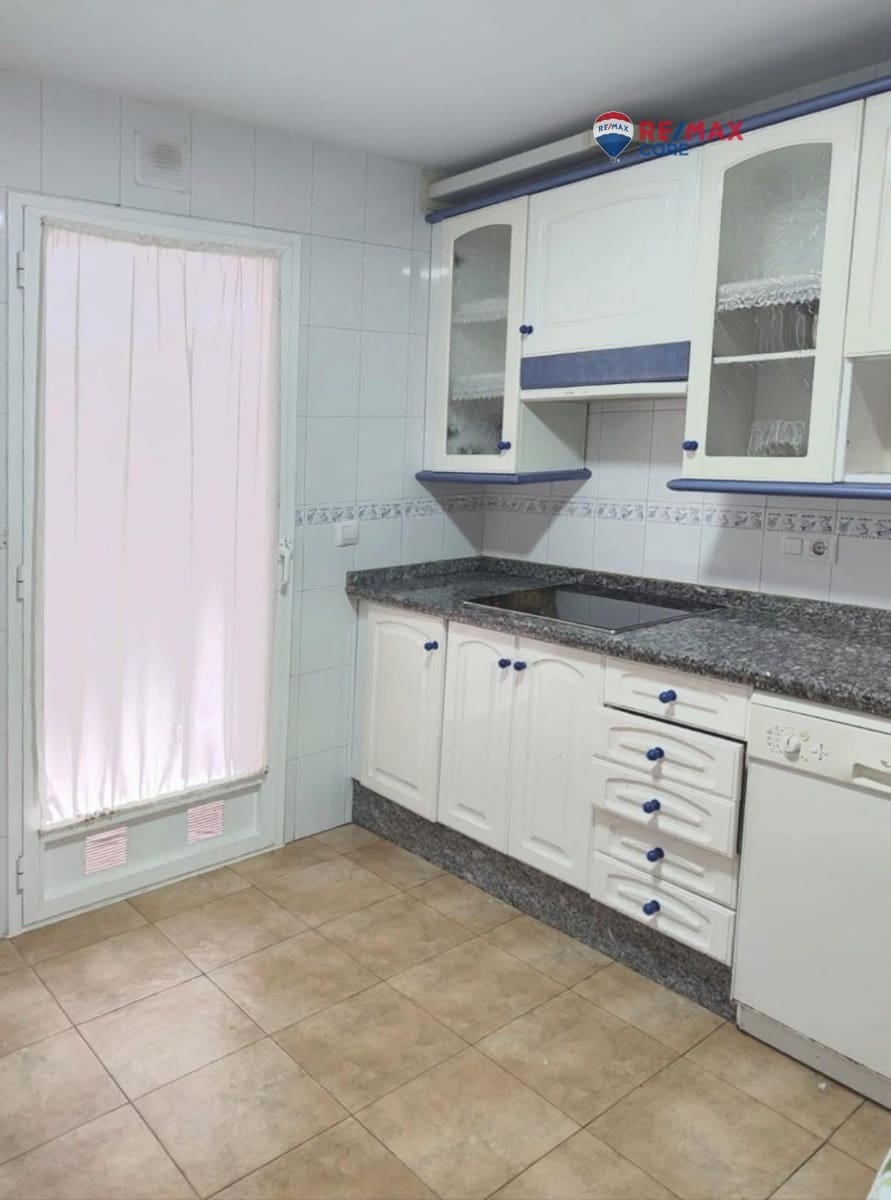 Piso de 3 habitaciones en Montijo en venta con garaje - 99.000 € (Ref: 9326466)