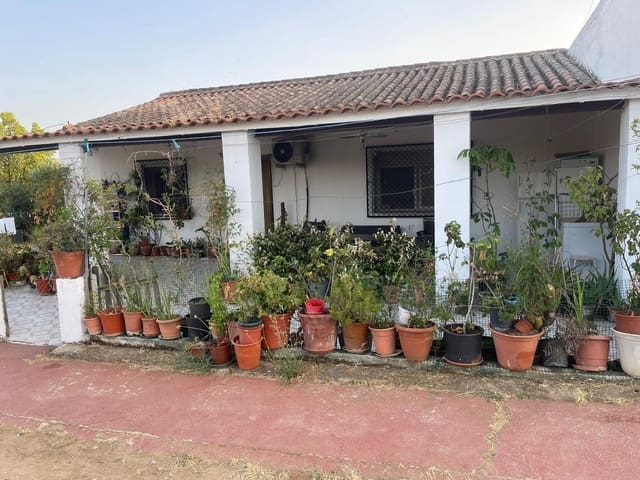 4 bedroom Finca/Country House for sale in Mérida with garage - € 310,000 (Ref: 9330643)