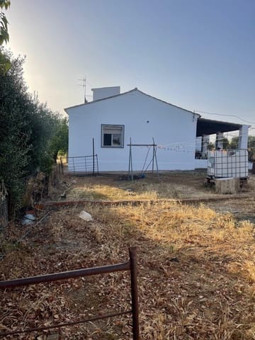 4 bedroom Finca/Country House for sale in Mérida with garage - € 310,000 (Ref: 9330643)