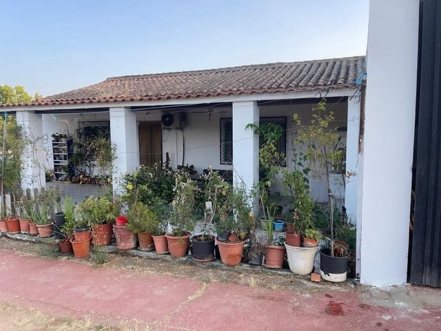 4 bedroom Finca/Country House for sale in Mérida with garage - € 310,000 (Ref: 9330643)