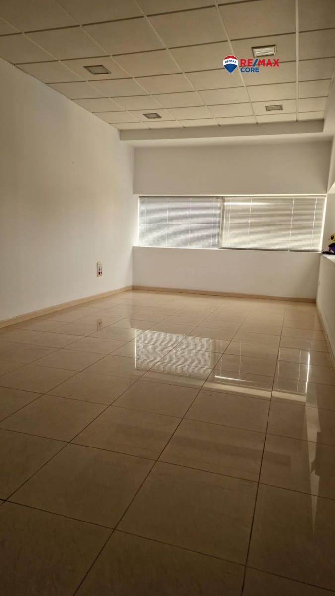 Kommersiell til leie i Almendralejo - € 400 (Ref: 9334966)